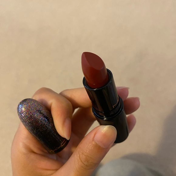 MAC lipstick - amplified creme in dubonnet NEW - Picture 2 of 4